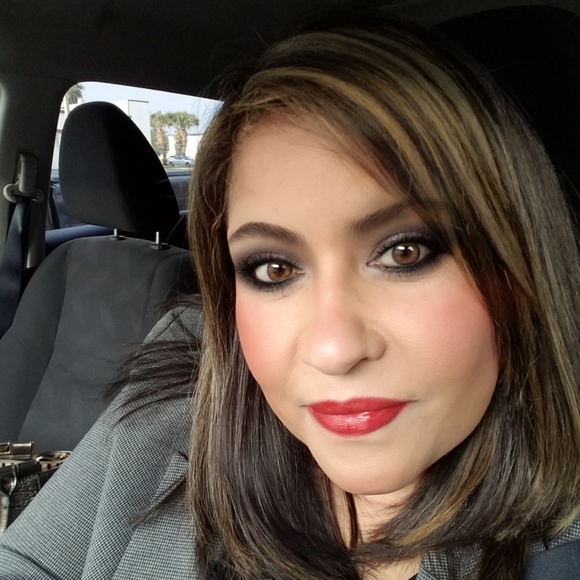 Meet your Posher, Rosie - Picture 2 of 2